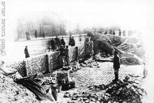 בניית חומת הגטו בורשה, פולין