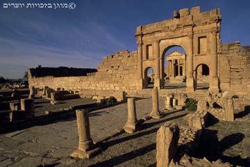 פורום רומאי ומקדש לאלה הרומית יונו בעיר סביטלה בתוניס