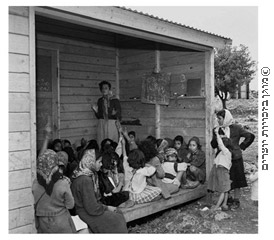 כיתת לימוד במעברה, 1950
