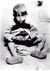 ילד יהודי בצד ה "ארי" בורשה (Warsaw)