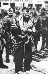 גרמנים מתעללים בר' משה בן-יצחק הגרמן באולקוש בפולין בקיץ 1940